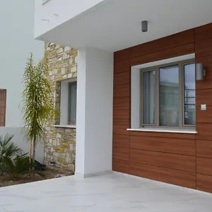 Palm Tree Villas Livadhia